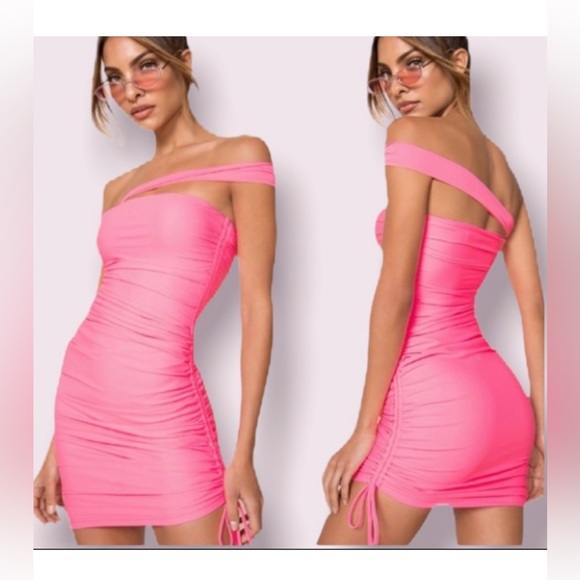 Tiger Mist Dresses & Skirts - Tiger Mist, hot pink, ruched bodycon dress, brand new with tags, size M